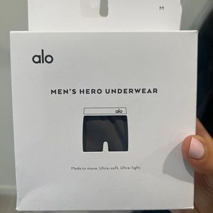 ALO Yoga Men’s Hero Underwear size M